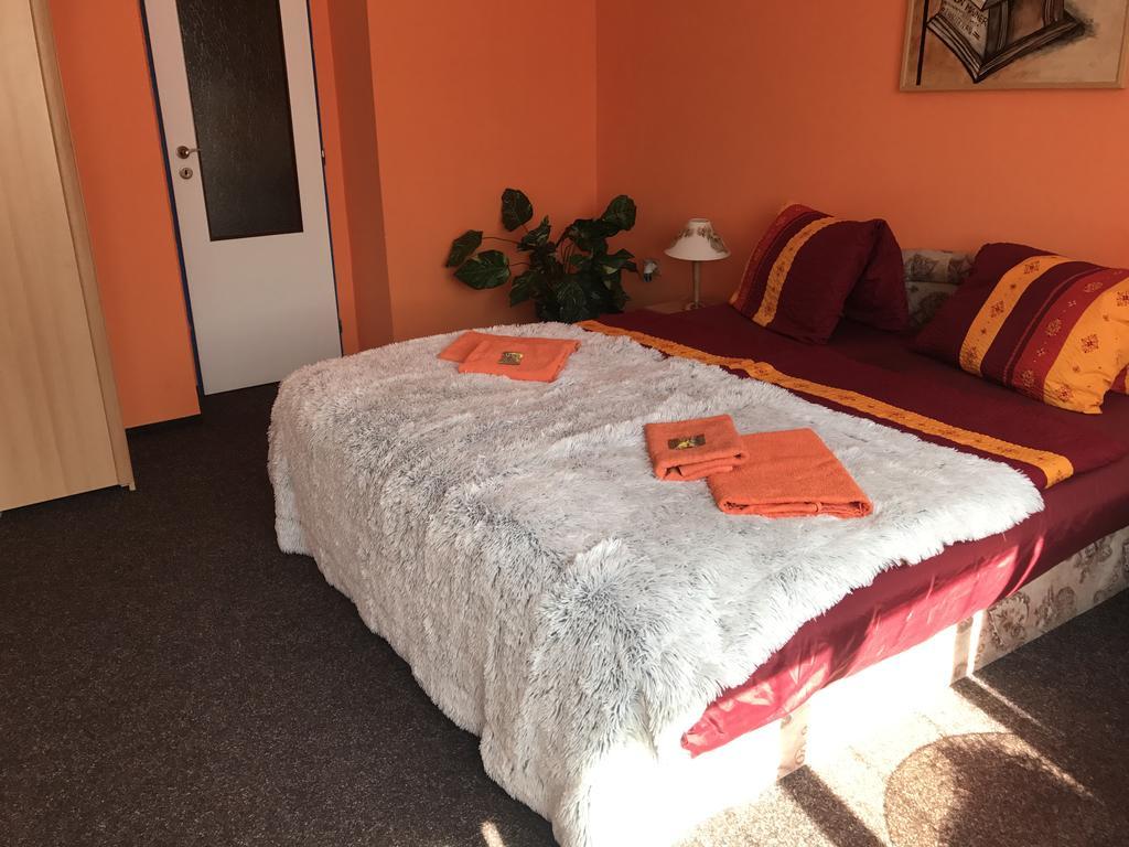 Hotel Bohemia Їчін Екстер'єр фото