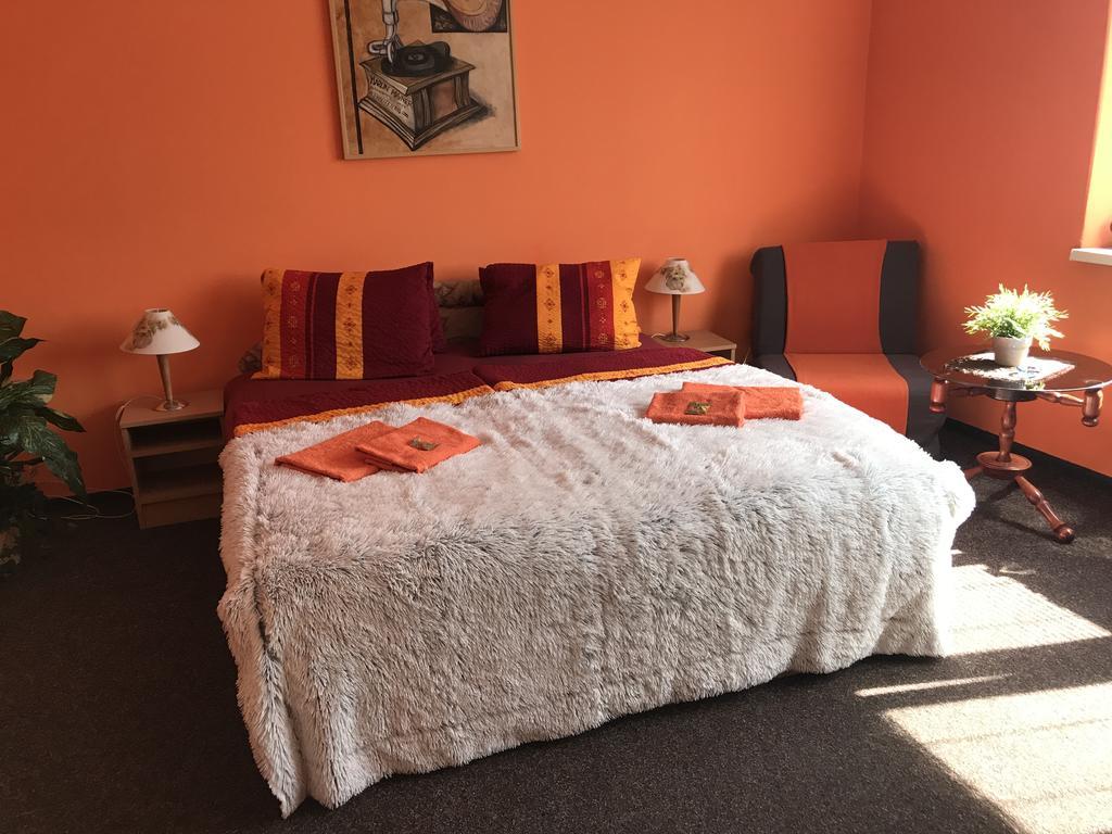 Hotel Bohemia Їчін Екстер'єр фото