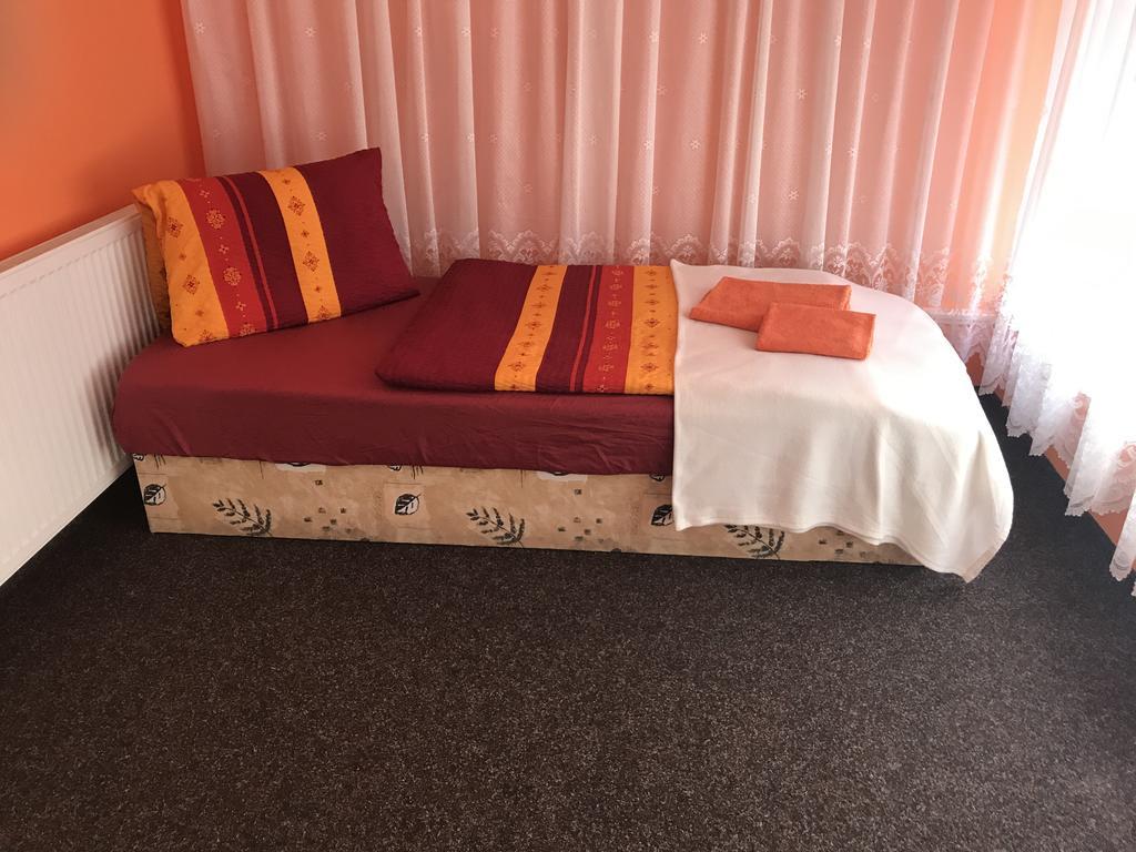 Hotel Bohemia Їчін Екстер'єр фото