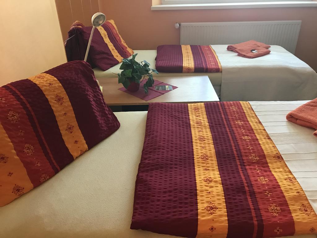 Hotel Bohemia Їчін Екстер'єр фото