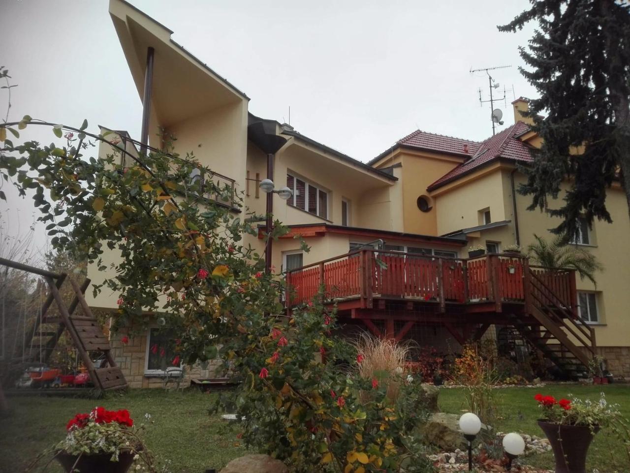 Hotel Bohemia Їчін Екстер'єр фото